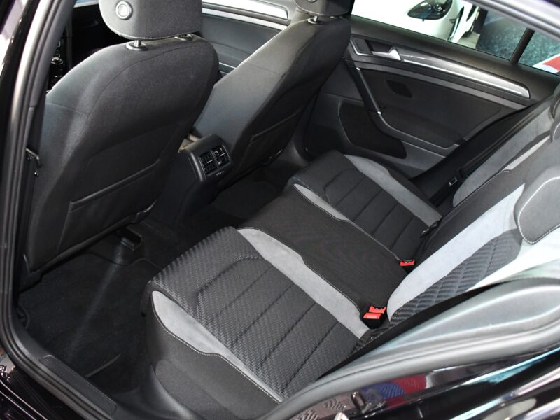 Volkswagen Golf 7 R-Line 1.5 TSI 150 BVM6 GPS Bluetooth ACC Front Auto Hold JA 17