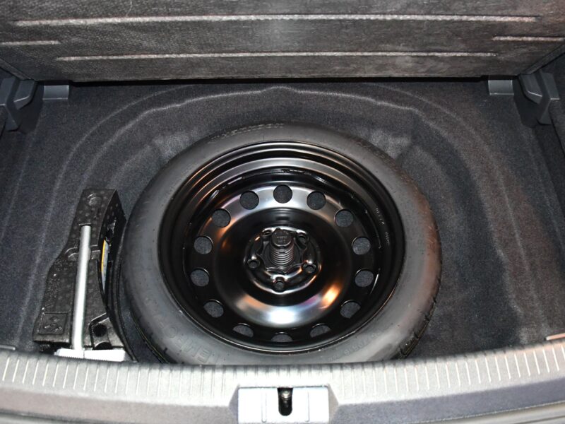 Volkswagen Golf 7 R-Line 1.5 TSI 150 BVM6 GPS Bluetooth ACC Front Auto Hold JA 17