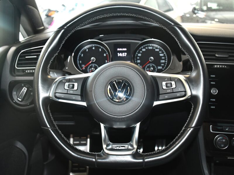 Volkswagen Golf 7 R-Line 1.5 TSI 150 BVM6 GPS Bluetooth ACC Front Auto Hold JA 17