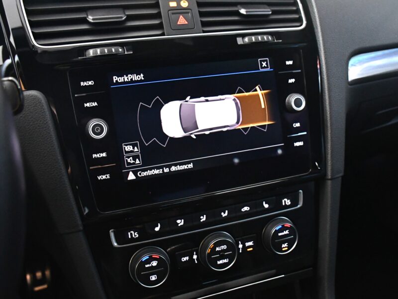 Volkswagen Golf 7 R-Line 1.5 TSI 150 BVM6 GPS Bluetooth ACC Front Auto Hold JA 17