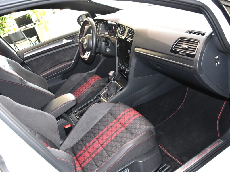 Volkswagen Golf 7 GTI TCR 2.0 TSI 290 DSG GPS Virtual Front AKRAPOVIC HR Car Play Mode JA 18