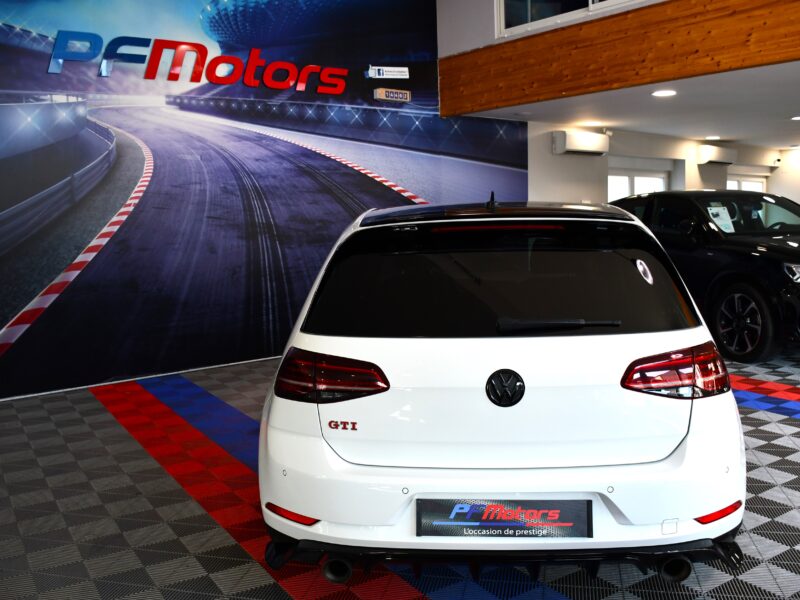 Volkswagen Golf 7 GTI TCR 2.0 TSI 290 DSG GPS Virtual Front AKRAPOVIC HR Car Play Mode JA 18
