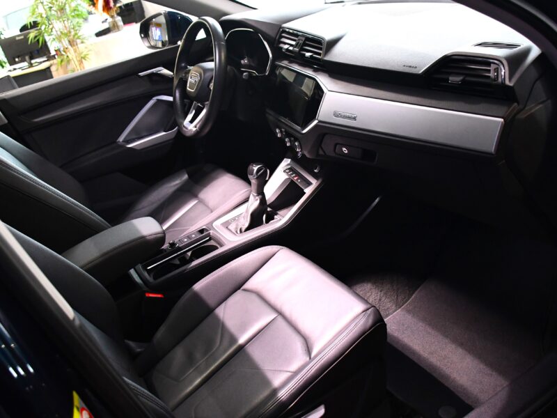 Audi Q3 Sportback Design Luxe 35 TDI 150 Quattro S-Tronic GPS ACC Attelage Cuir Hayon Pré Sense Virtual TO Lane JA 19