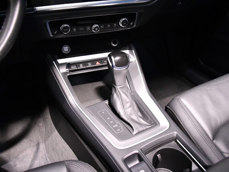 Audi Q3 Sportback Design Luxe 35 TDI 150 Quattro S-Tronic GPS ACC Attelage Cuir Hayon Pré Sense Virtual TO Lane JA 19