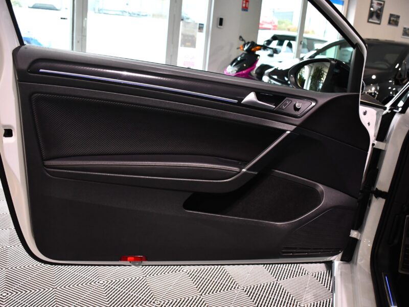 Volkswagen Golf 7R Facelift 3 Portes 2.0 TSI 310 DSG 4Motion GPS Cuir Carbone ACC Front Alarme JA 19 Pretoria Pas De Malus Pas de FAP