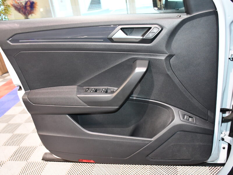 Volkswagen T-Roc Carat 1.5 TSI 150 DSG GPS Virtual ACC Parc Assist front Lane Caméra Hayon Parc Assist JA 17