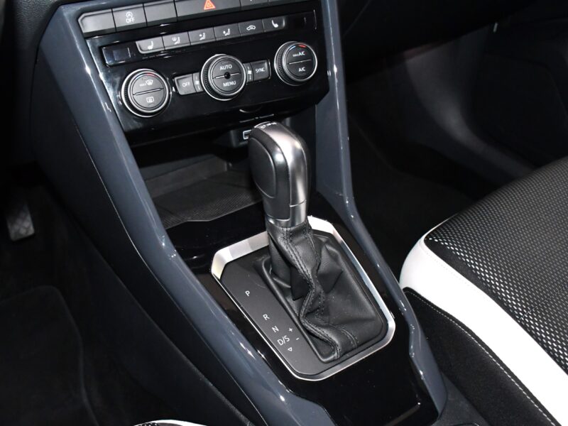 Volkswagen T-Roc Carat 1.5 TSI 150 DSG GPS Virtual ACC Parc Assist front Lane Caméra Hayon Parc Assist JA 17