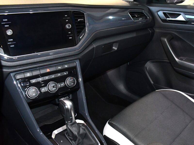 Volkswagen T-Roc Carat 1.5 TSI 150 DSG GPS Virtual ACC Parc Assist front Lane Caméra Hayon Parc Assist JA 17
