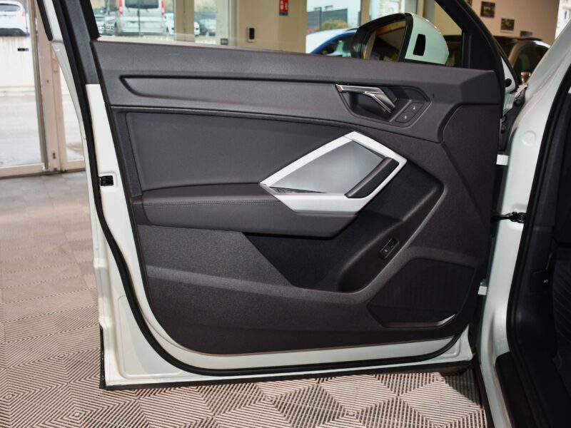 Audi Q3 Sportback S-Line Design Luxe 40 TDI 200 Quattro S-Tronic GPS Virtual Hayon Attelage Pré Sense Caméra JA 19