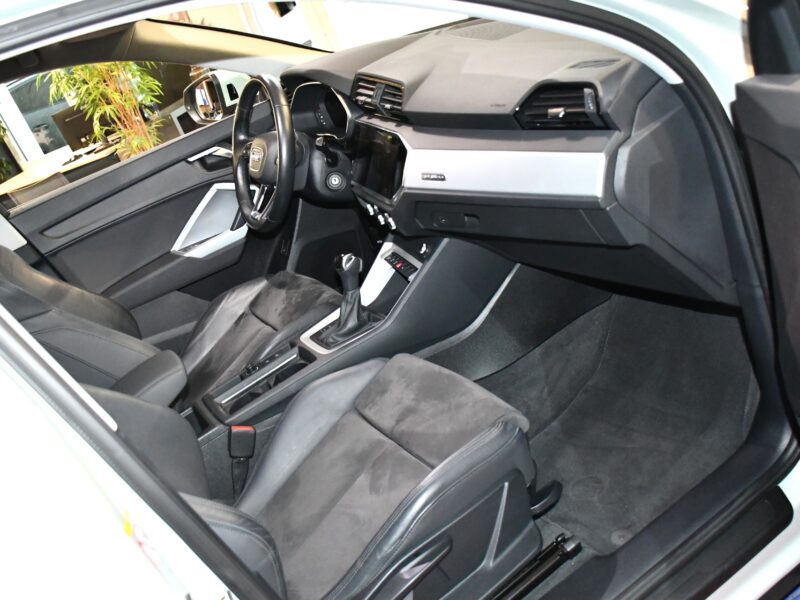Audi Q3 Sportback S-Line Design Luxe 40 TDI 200 Quattro S-Tronic GPS Virtual Hayon Attelage Pré Sense Caméra JA 19