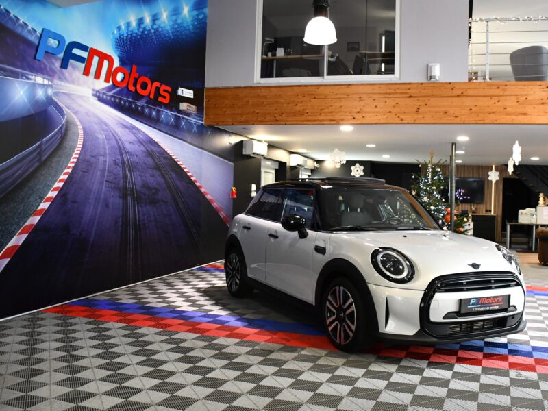 Mini Cooper Restylé 1.5 Turbo 136 BVA GPS Lumière D’ambiance Régulateur Car Play Semi Cuir JA 17