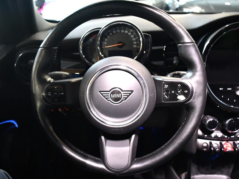 Mini Cooper Restylé 1.5 Turbo 136 BVA GPS Lumière D’ambiance Régulateur Car Play Semi Cuir JA 17