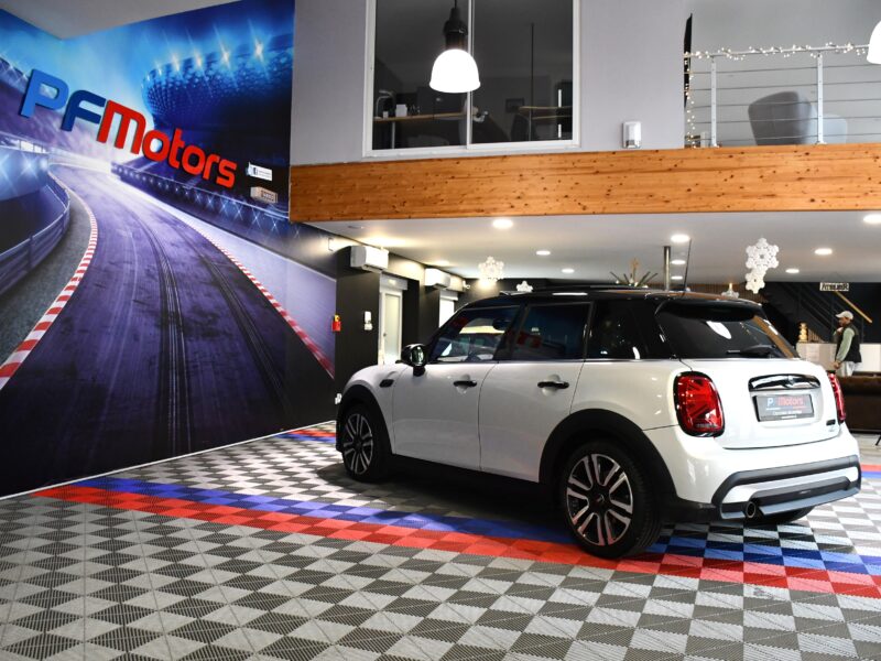 Mini Cooper Restylé 1.5 Turbo 136 BVA GPS Lumière D’ambiance Régulateur Car Play Semi Cuir JA 17