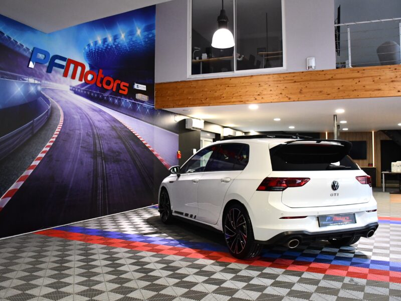 Volkswagen Golf 8 GTI Clubsport 2.0 TSI 300 DSG GPS Virtual TO Cuir Car Play Caméra ACC Volant Chauffant IQ Led JA 19