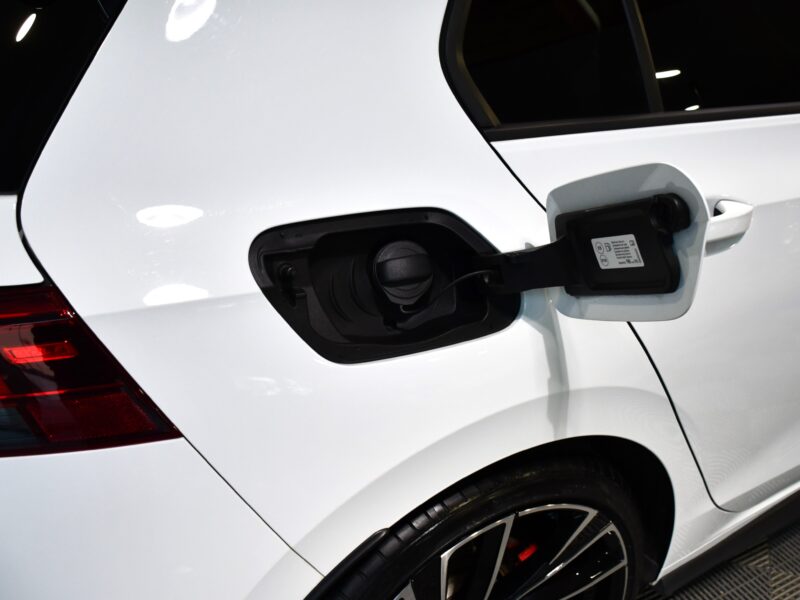 Volkswagen Golf 8 GTI Clubsport 2.0 TSI 300 DSG GPS Virtual TO Cuir Car Play Caméra ACC Volant Chauffant IQ Led JA 19