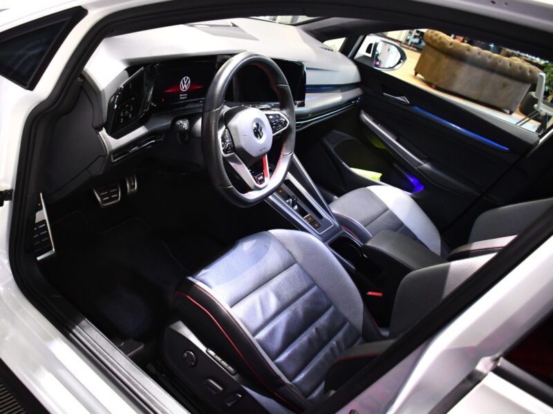Volkswagen Golf 8 GTI Clubsport 2.0 TSI 300 DSG GPS Virtual TO Cuir Car Play Caméra ACC Volant Chauffant IQ Led JA 19