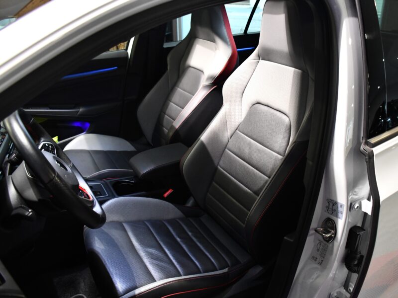 Volkswagen Golf 8 GTI Clubsport 2.0 TSI 300 DSG GPS Virtual TO Cuir Car Play Caméra ACC Volant Chauffant IQ Led JA 19