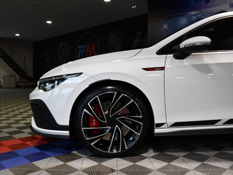 Volkswagen Golf 8 GTI Clubsport 2.0 TSI 300 DSG GPS Virtual TO Cuir Car Play Caméra ACC Volant Chauffant IQ Led JA 19