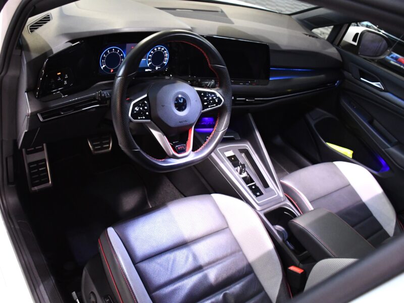 Volkswagen Golf 8 GTI Clubsport 2.0 TSI 300 DSG GPS Virtual TO Cuir Car Play Caméra ACC Volant Chauffant IQ Led JA 19