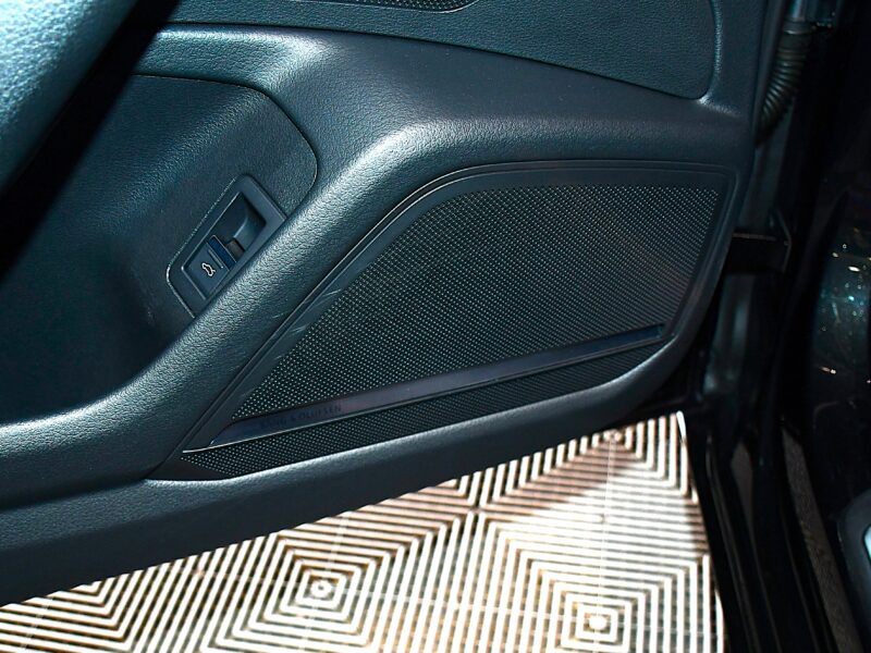 Audi A6 S-Line 50 TDI 3.0 V6 286 Quattro GPS Virtual Bang Olufsen Pré Sense Hayon Attelage Clim 4Zones Éclairage Ambiance ACC JA 19