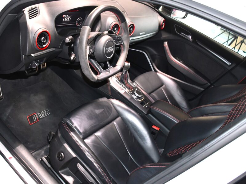 Audi RS3 Berline 2.5 TFSI 400 Quattro S-Tronic 7 GPS Virtual Keyless ACC Échappement RS Bang Olufsen JA 19
