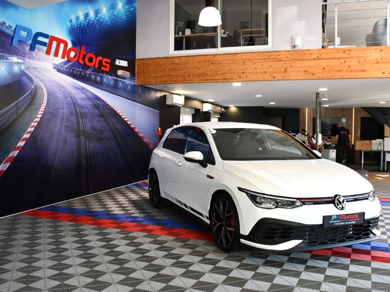 Volkswagen Golf 8 GTI Clubsport 2.0 TSI 300 DSG GPS Mode Virtual ACC Caméra Induction Lumière d’ambiance Front Lane JA 19