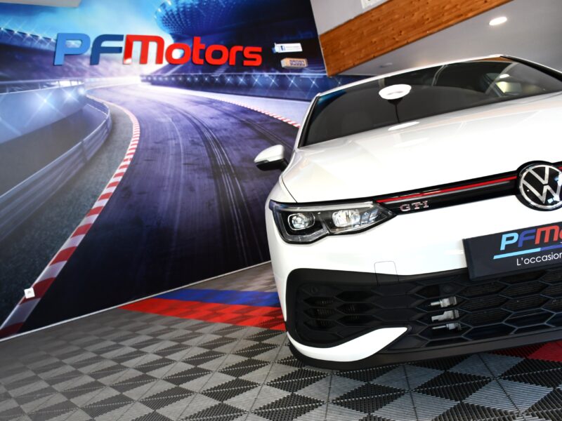 Volkswagen Golf 8 GTI Clubsport 2.0 TSI 300 DSG GPS Mode Virtual ACC Caméra Induction Lumière d’ambiance Front Lane JA 19
