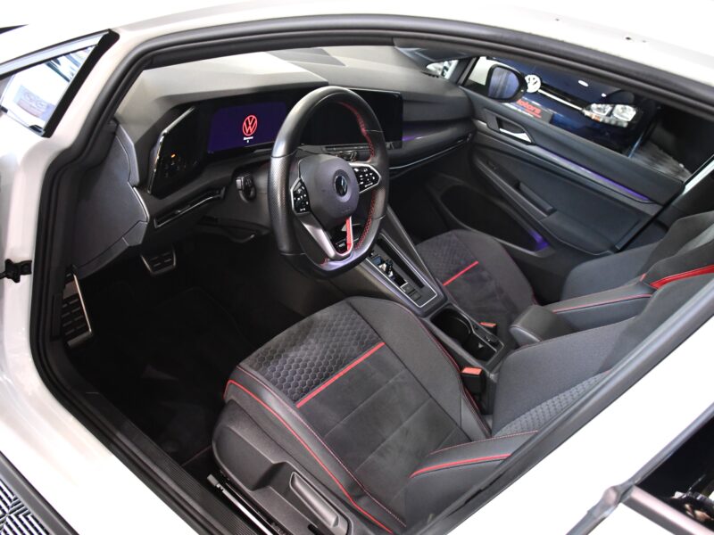 Volkswagen Golf 8 GTI Clubsport 2.0 TSI 300 DSG GPS Mode Virtual ACC Caméra Induction Lumière d’ambiance Front Lane JA 19