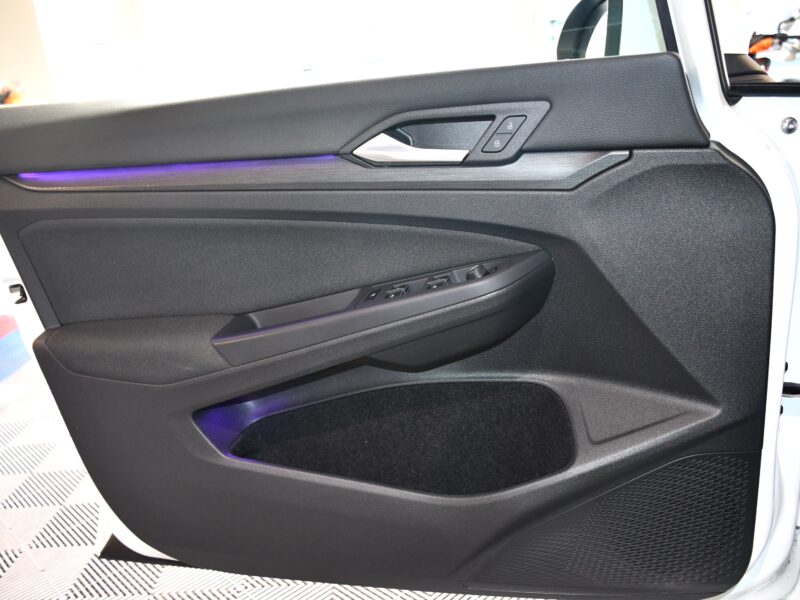 Volkswagen Golf 8 GTI Clubsport 2.0 TSI 300 DSG GPS Mode Virtual ACC Caméra Induction Lumière d’ambiance Front Lane JA 19