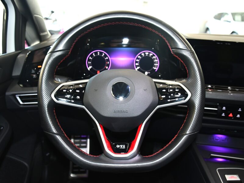 Volkswagen Golf 8 GTI Clubsport 2.0 TSI 300 DSG GPS Mode Virtual ACC Caméra Induction Lumière d’ambiance Front Lane JA 19