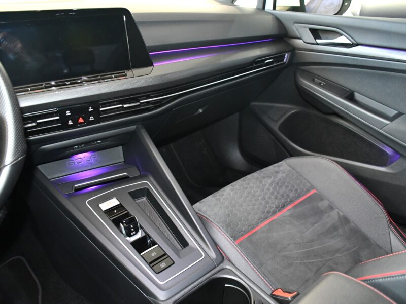 Volkswagen Golf 8 GTI Clubsport 2.0 TSI 300 DSG GPS Mode Virtual ACC Caméra Induction Lumière d’ambiance Front Lane JA 19