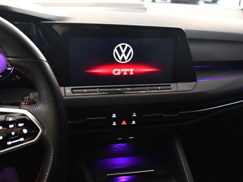 Volkswagen Golf 8 GTI Clubsport 2.0 TSI 300 DSG GPS Mode Virtual ACC Caméra Induction Lumière d’ambiance Front Lane JA 19