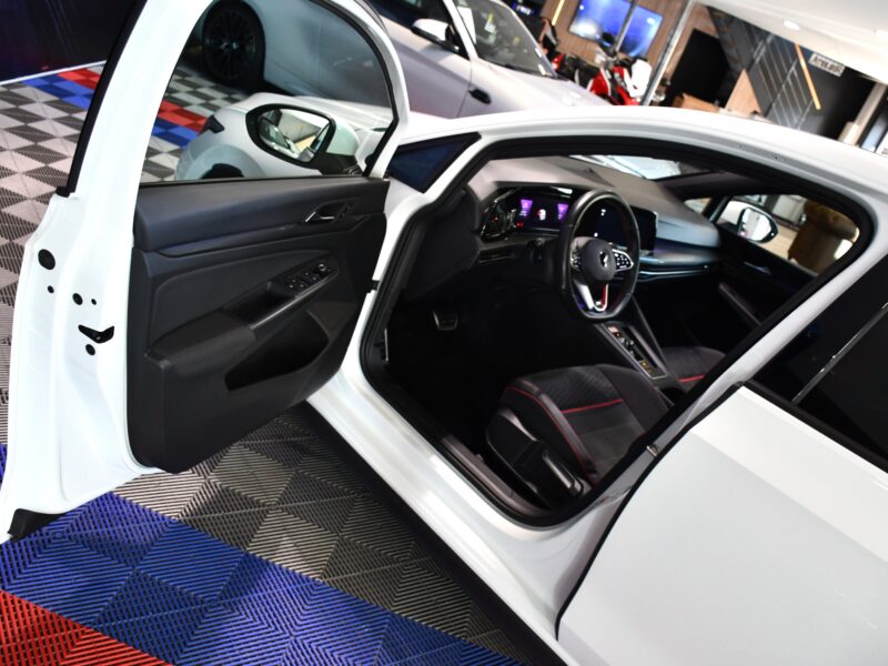Volkswagen Golf 8 GTI Clubsport 2.0 TSI 300 DSG GPS Mode Virtual ACC Caméra Induction Lumière d’ambiance Front Lane JA 19