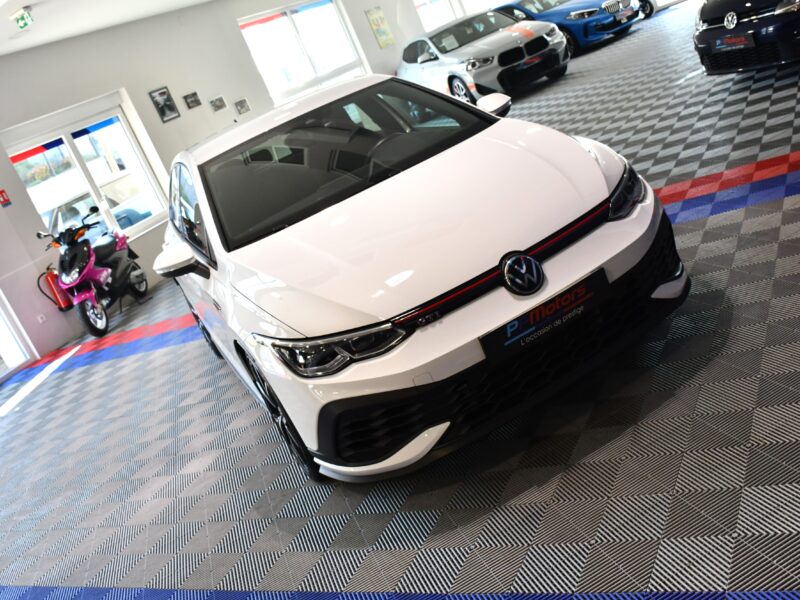 Volkswagen Golf 8 GTI Clubsport 2.0 TSI 300 DSG GPS Mode Virtual ACC Caméra Induction Lumière d’ambiance Front Lane JA 19