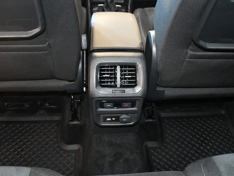 Volkswagen Tiguan R-Line Carat 2.0 TSI 190 DSG 4Motion GPS Virtual Caméra Front Lane Car Play ACC Attelage Hayon JA 19