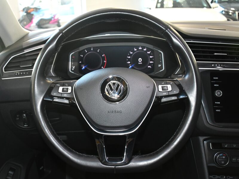 Volkswagen Tiguan R-Line Carat 2.0 TSI 190 DSG 4Motion GPS Virtual Caméra Front Lane Car Play ACC Attelage Hayon JA 19