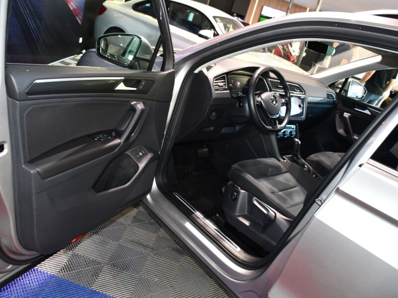 Volkswagen Tiguan R-Line Carat 2.0 TSI 190 DSG 4Motion GPS Virtual Caméra Front Lane Car Play ACC Attelage Hayon JA 19