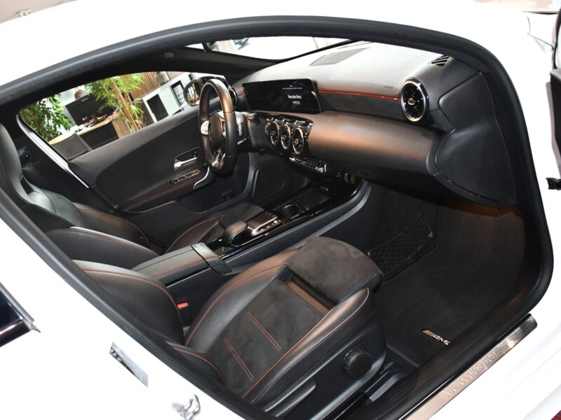 Mercedes Classe A 200 AMG Line 2.0 150 BVA GPS Pro M-BUX Caméra Car Play Freinage LED JA 18
