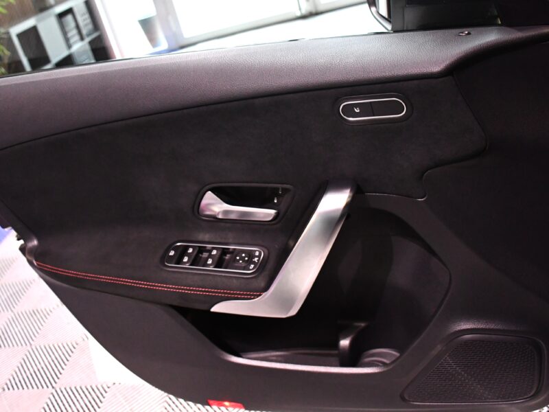 Mercedes Classe A 200 AMG Line 2.0 150 BVA GPS Pro M-BUX Caméra Car Play Freinage LED JA 18