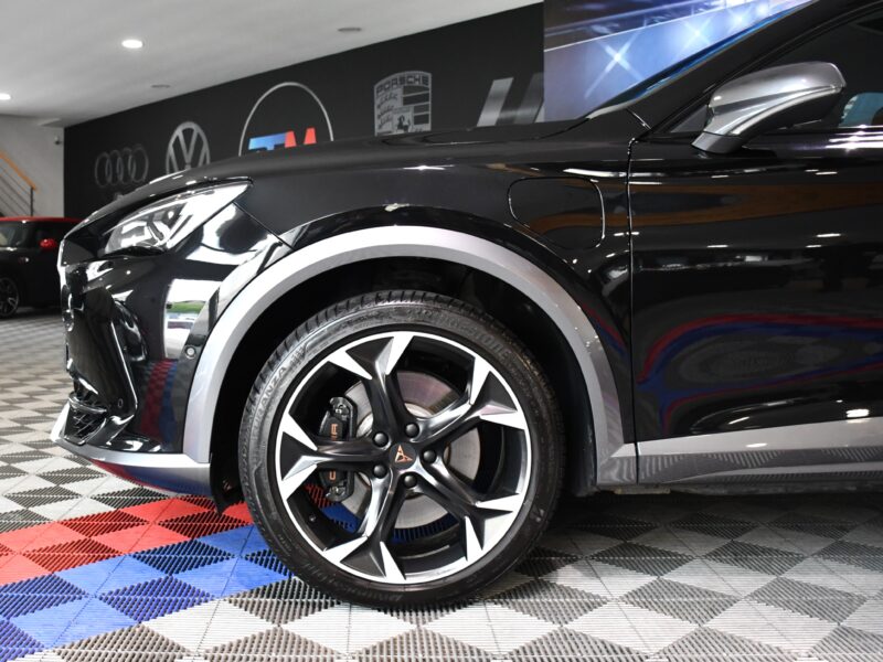 Cupra Formentor 1.4 E Hybride 245 VZ DSG GPS Virtual Baquet Volant Mode ACC DCC Park Assist Induction Smartphone JA 19