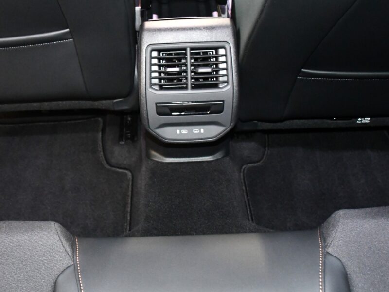 Cupra Formentor 1.4 E Hybride 245 VZ DSG GPS Virtual Baquet Volant Mode ACC DCC Park Assist Induction Smartphone JA 19