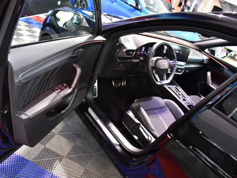 Cupra Formentor 1.4 E Hybride 245 VZ DSG GPS Virtual Baquet Volant Mode ACC DCC Park Assist Induction Smartphone JA 19