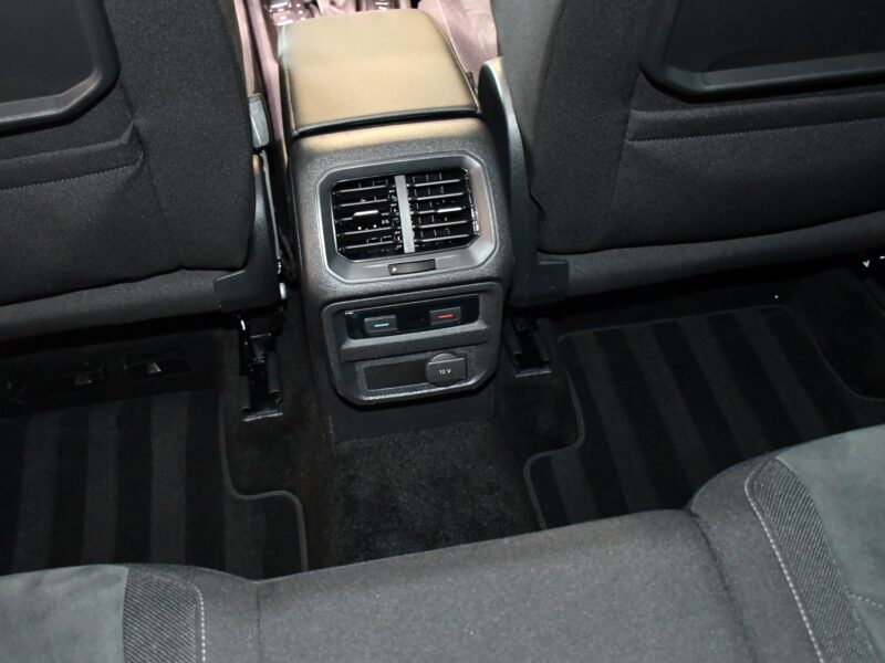Volkswagen Tiguan R-Line Carat 2.0 TDI 150 DSG 4Motion GPS Virtual TO ACC Caméra Ergo Parc Assist Front Lane Side JA 19
