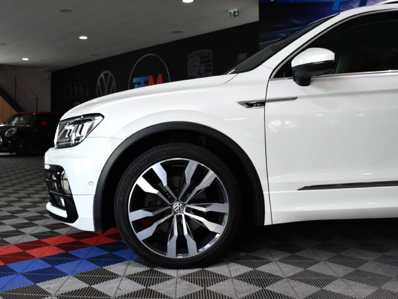 Volkswagen Tiguan R-Line Carat Exclusive 2.0 TDI 190 DSG 4Motion GPS Pro ACC DCC Car Play Front Lane Caméra JA 20 Suzuka