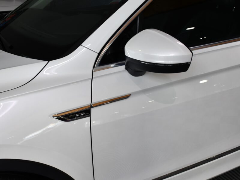 Volkswagen Tiguan R-Line Carat Exclusive 2.0 TDI 190 DSG 4Motion GPS Pro ACC DCC Car Play Front Lane Caméra JA 20 Suzuka