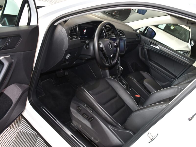 Volkswagen Tiguan R-Line Carat Exclusive 2.0 TDI 190 DSG 4Motion GPS Pro ACC DCC Car Play Front Lane Caméra JA 20 Suzuka