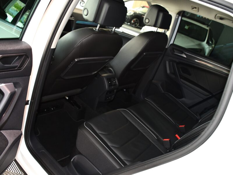 Volkswagen Tiguan R-Line Carat Exclusive 2.0 TDI 190 DSG 4Motion GPS Pro ACC DCC Car Play Front Lane Caméra JA 20 Suzuka
