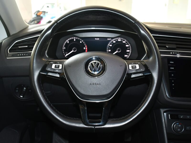 Volkswagen Tiguan R-Line Carat Exclusive 2.0 TDI 190 DSG 4Motion GPS Pro ACC DCC Car Play Front Lane Caméra JA 20 Suzuka