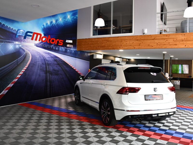 Volkswagen Tiguan R-Line Carat Exclusive 2.0 TDI 190 DSG 4Motion GPS Pro ACC DCC Car Play Front Lane Caméra JA 20 Suzuka