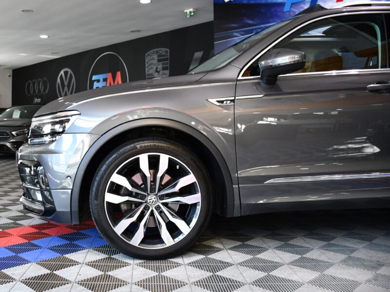Volkswagen Tiguan R-Line Carat 2.0 TSI 180 4Motion DSG GPS Pro ACC TO Volant Chauffant Car Play Caméra Attelage JA 20